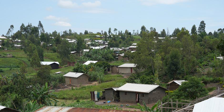 En by i östra Demokratiska republiken Kongo (byn har inget samband med artikeln).