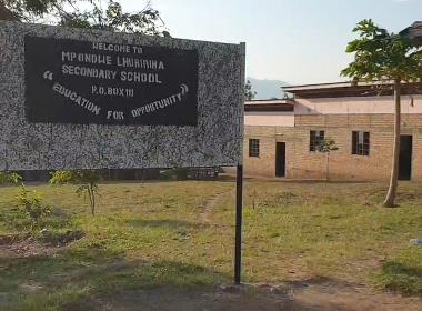 Den attackerade skolan Lhubiriha Secondary School i Mpondwe i västra Uganda.