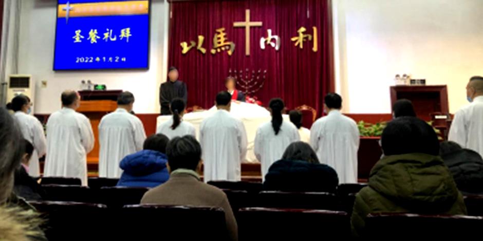En gudstjänst i en Tre själv-kyrka i Kina.