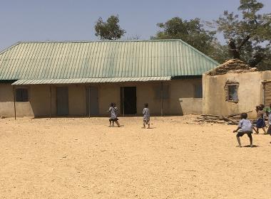 En skola i norra Nigeria som har startats genom Open Doors samarbetspartners (skolan på bilden har inget samband med texten).