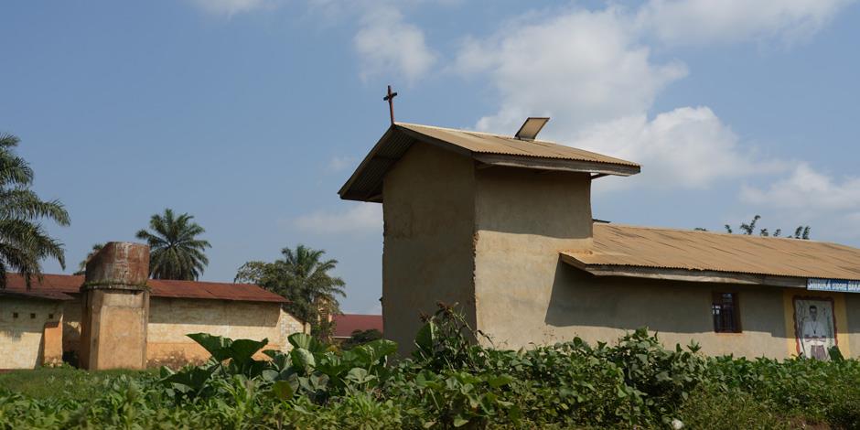 En kyrka i östra delen av DR Kongo (kyrkan på bilden har inget samband med artikeln).